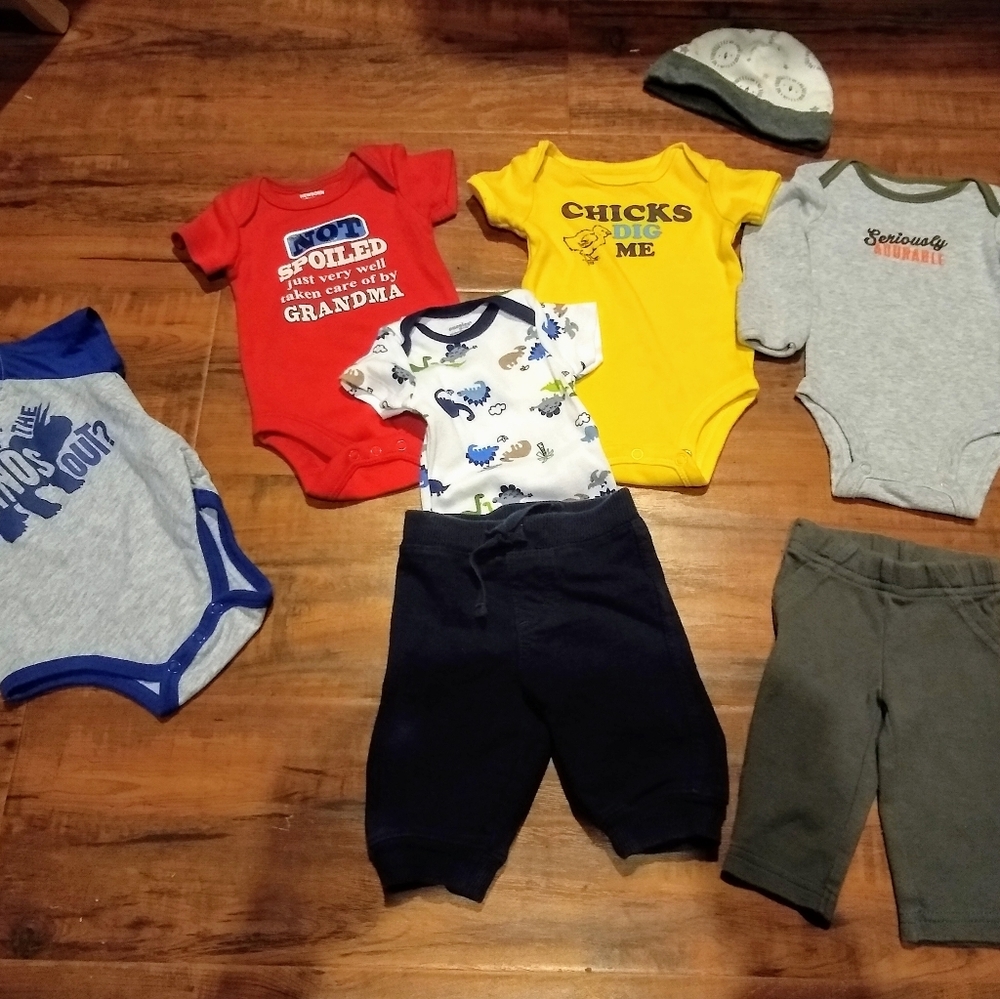 NB 5 onesies, 2 pants and hat